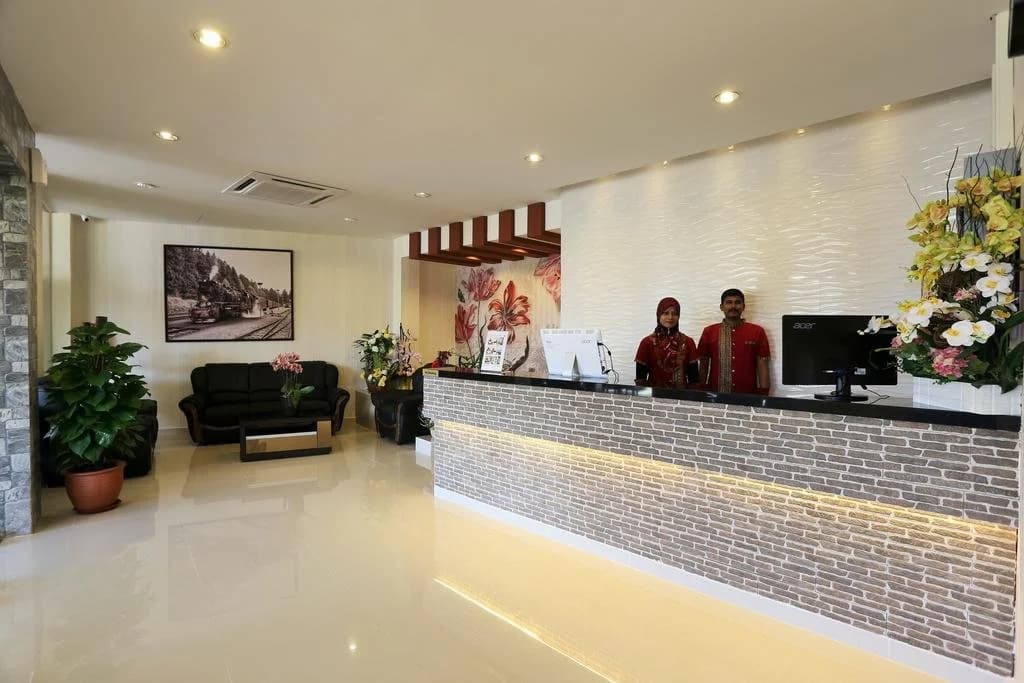 Station Gold Budget Hotel - photo 14