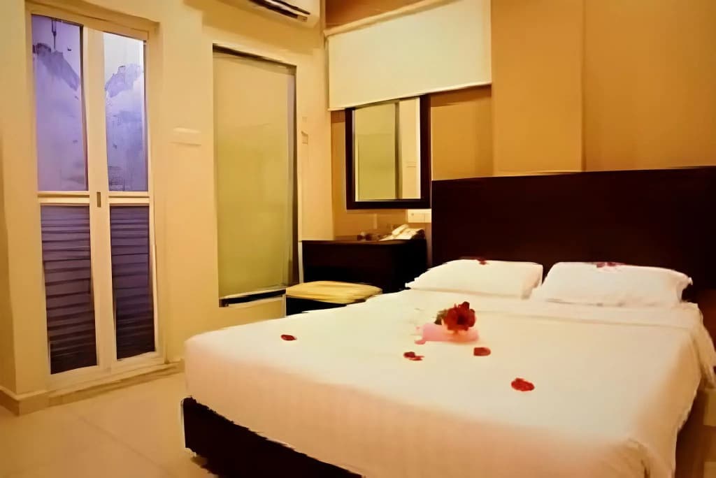 De Era Hotel - photo 3