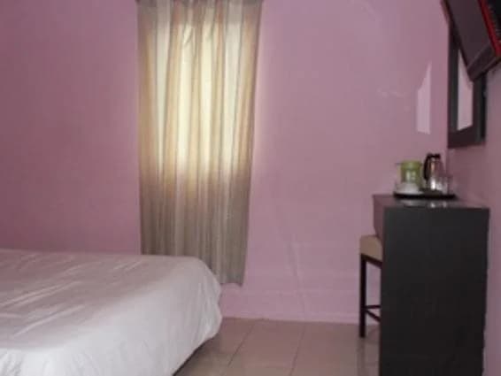 YH Hotel - photo 8