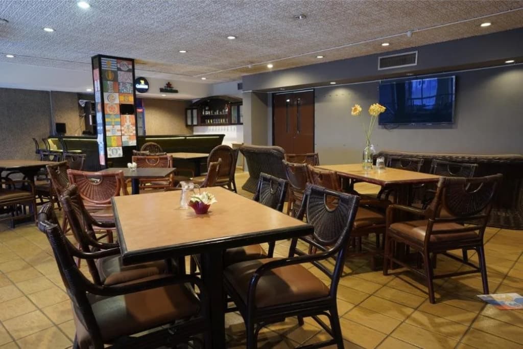 Lodge 18 Hotel - photo 13