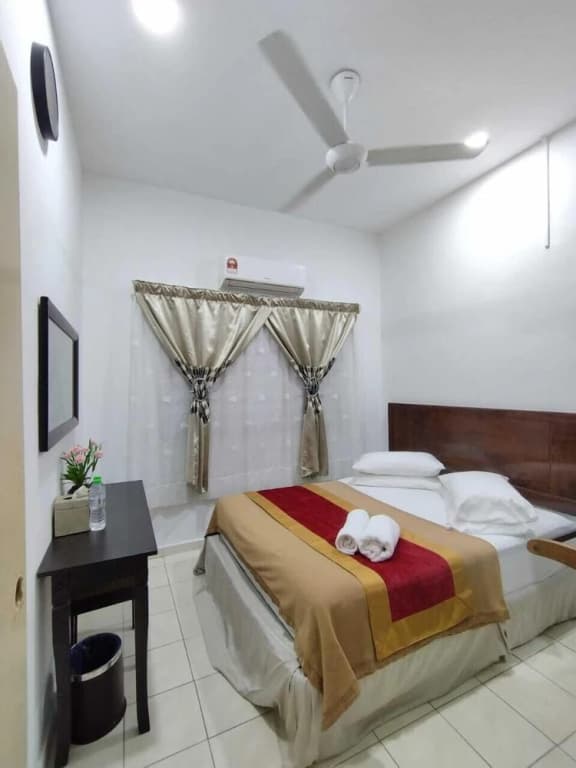 Homestay Ainis Guest House - photo 2