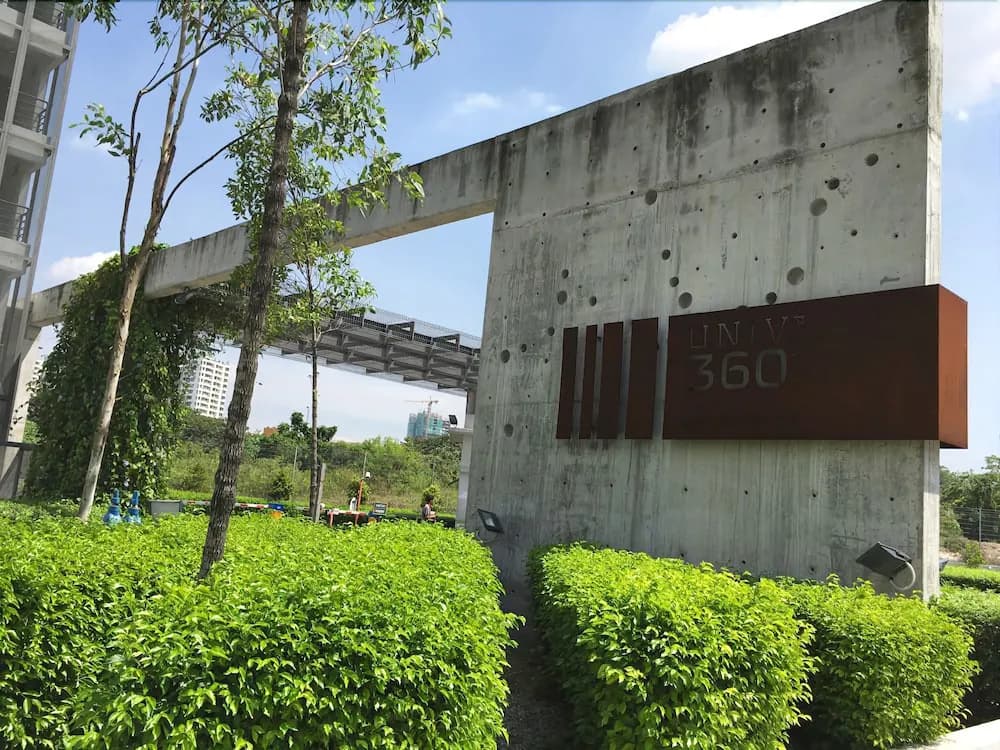 Univ 360 Cozy Apartment with Pool View - main photo