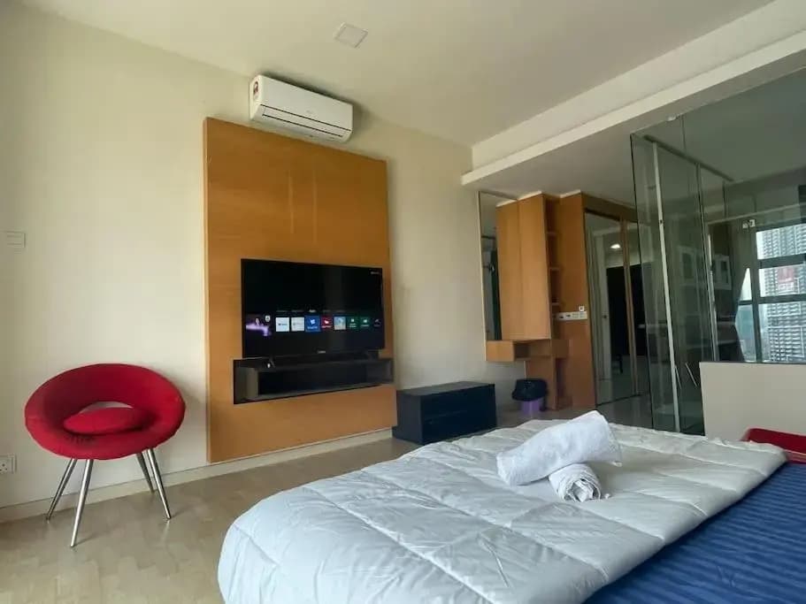 Stylish Romantic Couples Getaway at KL City 1419 - photo 4