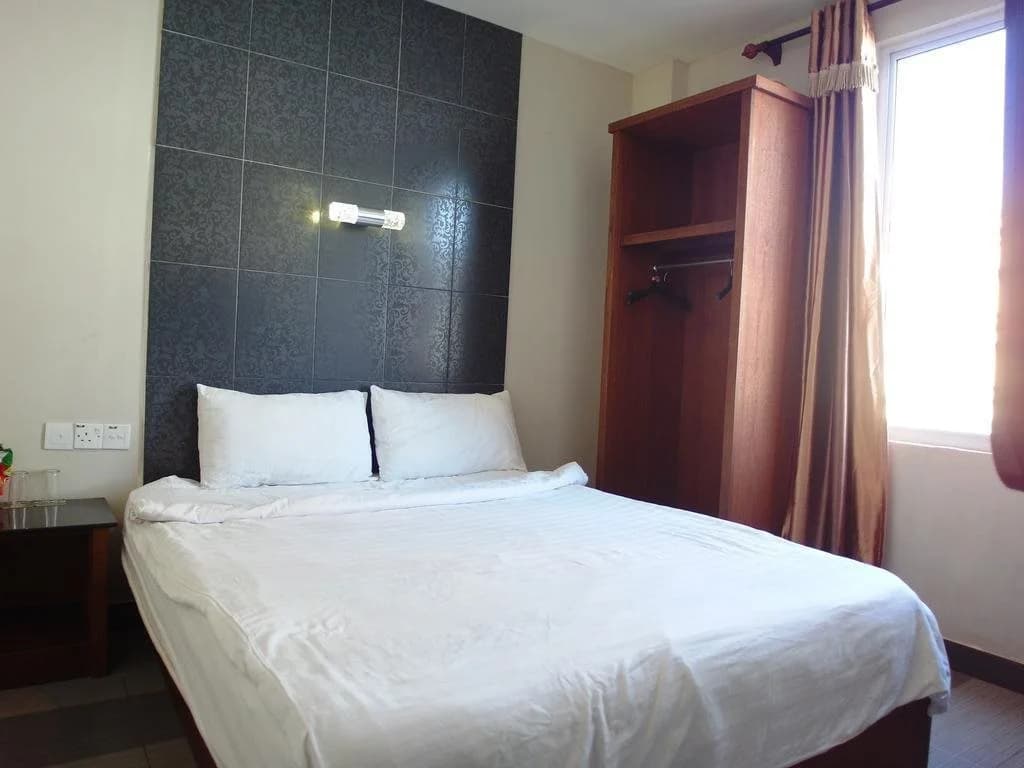 682 Lodge by OYO Rooms - photo 5
