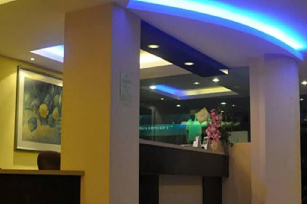 Golden Bay Hotel - photo 15