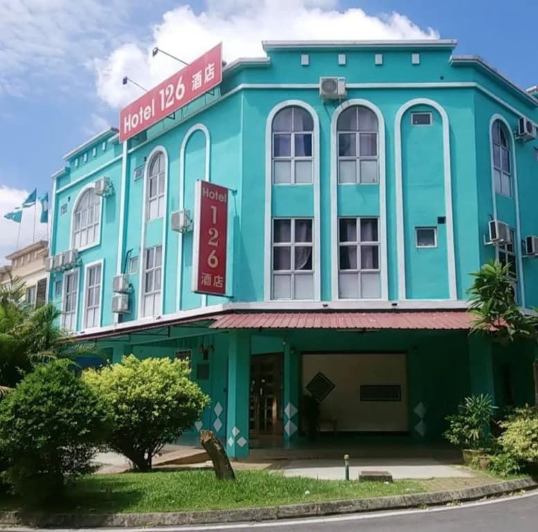 Hotel O Night Queen salak Tinggi - main photo