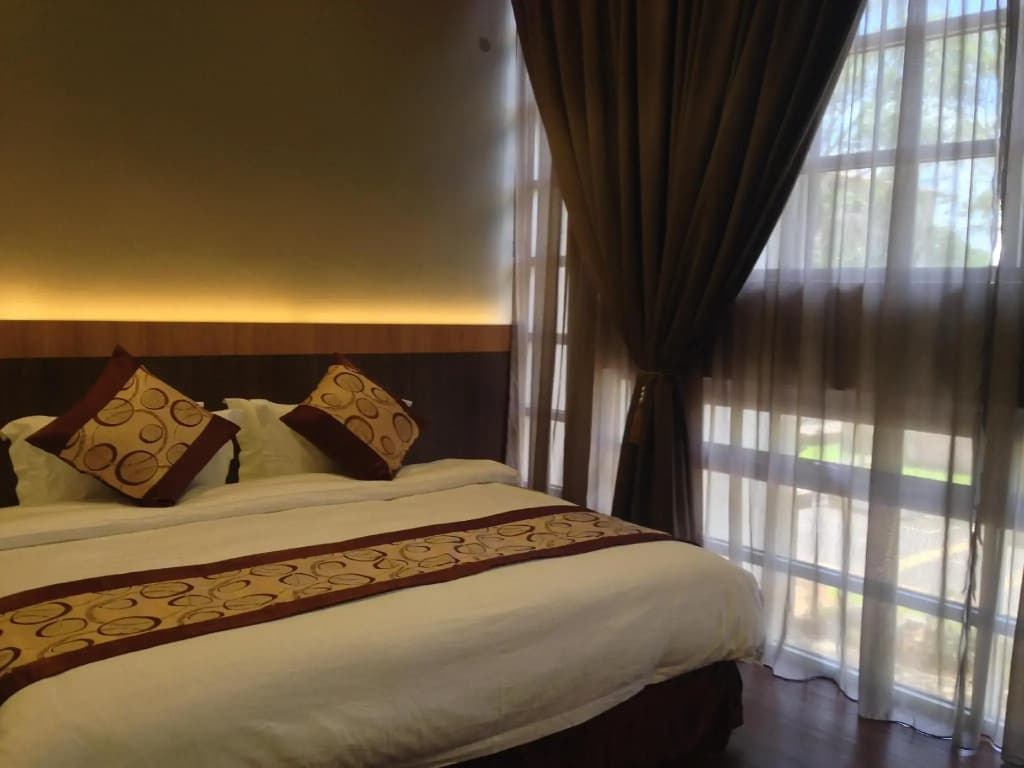 Lot 10 Boutique Hotel - photo 21