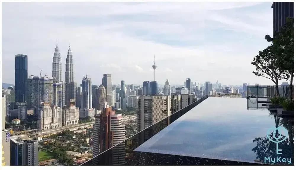 OYO 466 Home Studio Expressionz Suites KL Tower View from Pool - photo 9