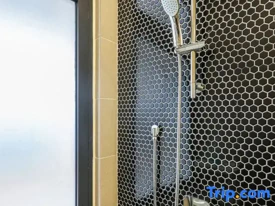 Luxurious TRX Corner Dual Balconies + 2 Bedrooms - photo 8
