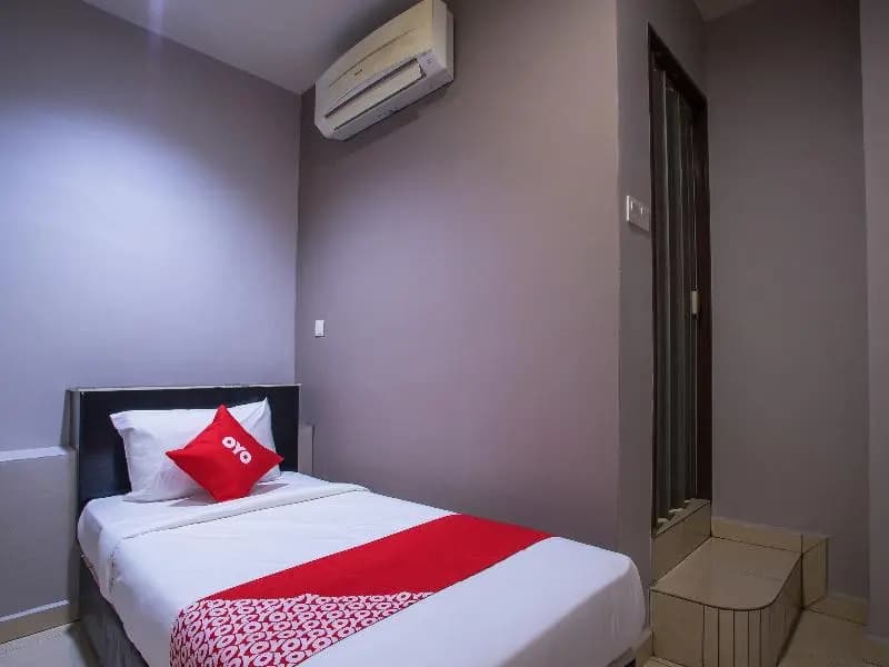 Super OYO 44097 Avatarr Hotel - photo 4