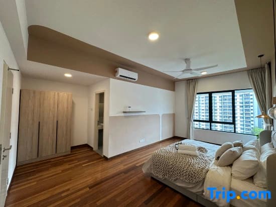 Serene Suites in Jelutong - photo 1