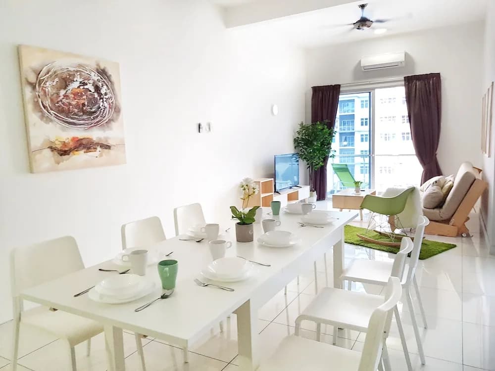 Teiw Family Homestay at Skypod Residence Puchong - photo 25