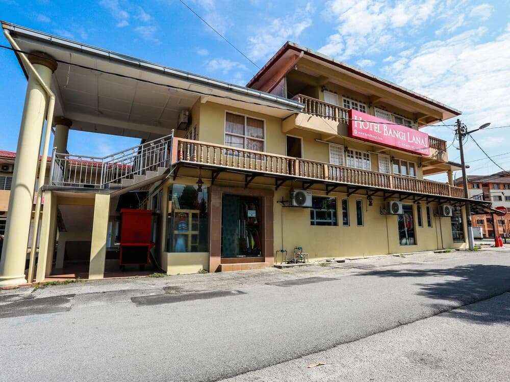 Bangi Lanai Hotel by OYO Rooms - main photo