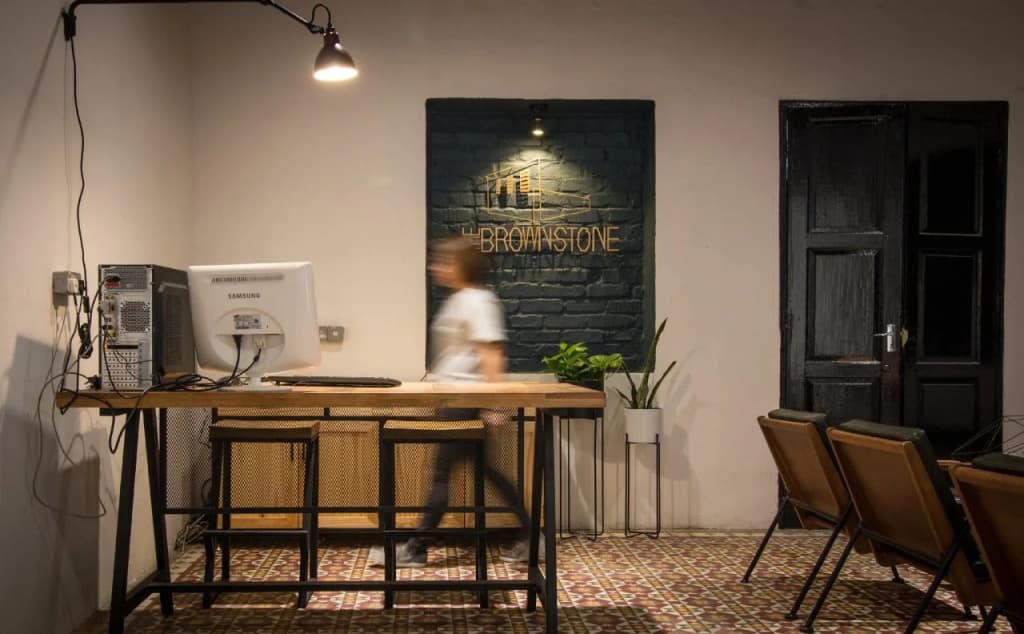 The Brownstone Hostel & Space - photo 24