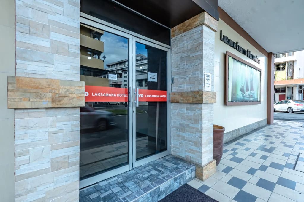 OYO 43960 Laksamana Executive & Boutique Hotel - photo 1