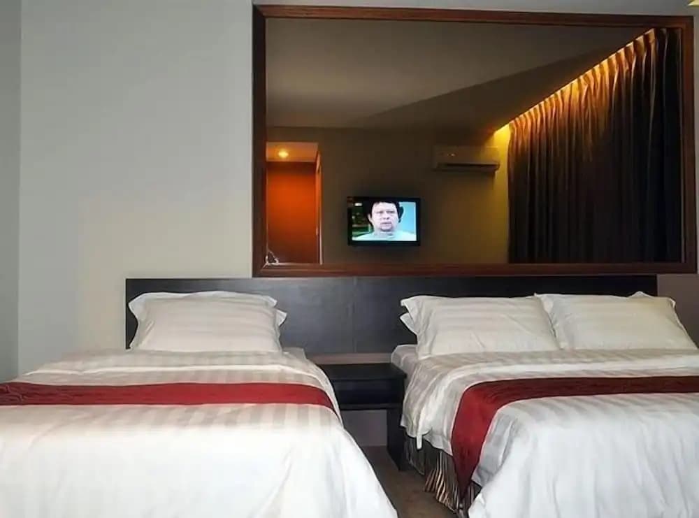 OYO Rooms Near Tanjung Aru Beach - photo 4