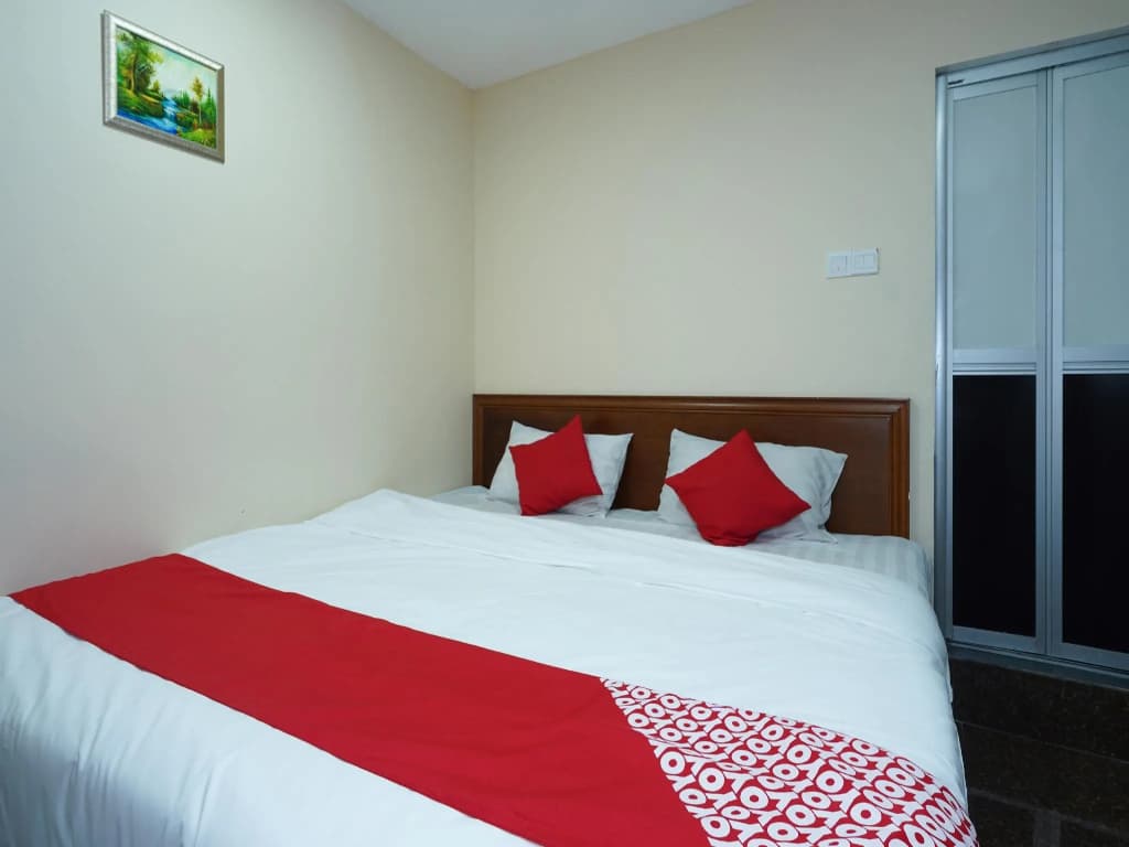 OYO 1094 Q One Hotel Dengkil - photo 3