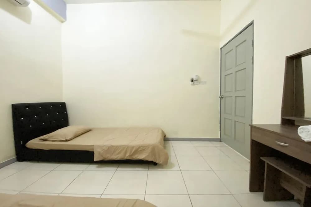 OYO 90212 Anna Kota Apartment - photo 4