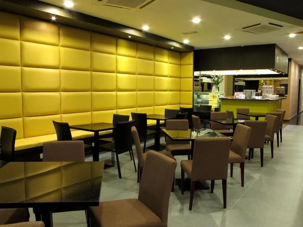 Eight Days Boutique Hotel Permas Jaya - photo 11