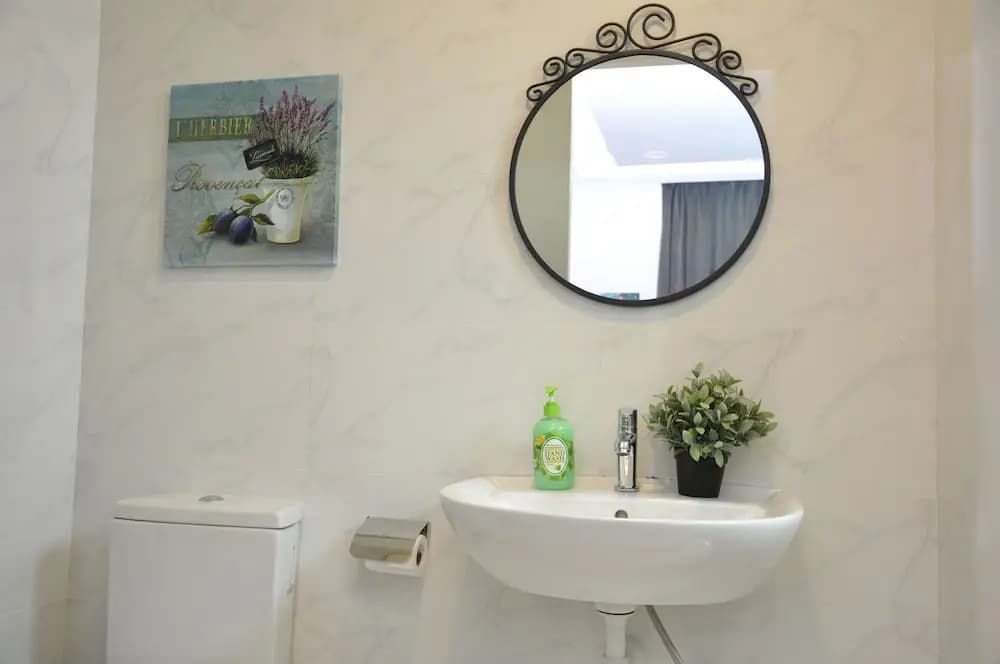 Lawang Suite Apartment With Balcony - photo 9
