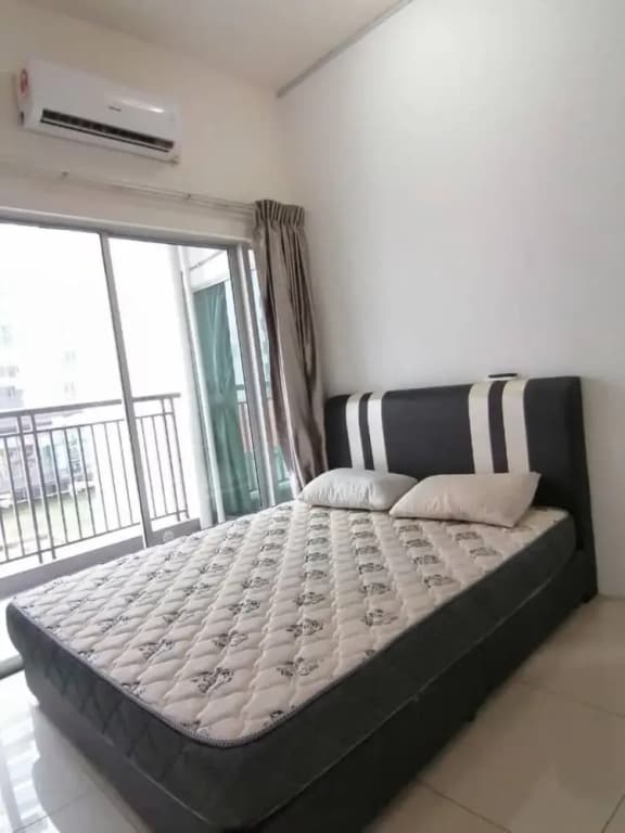 OYO Home 90418 Suriamas Suites Condominium 1 - photo 5