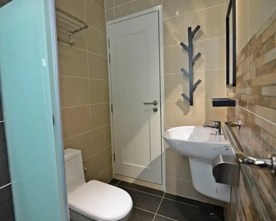 Comfy 2BR Tritower Suite Near JB Ciq, Jbcc & Capri - photo 8