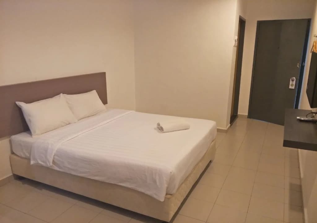 T Hotel Anggerik - photo 5