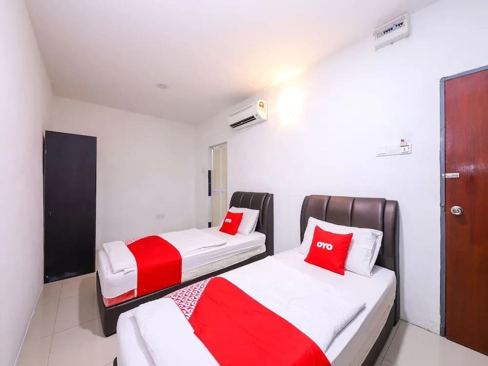 OYO 89702 Md Hotel Masai - photo 3