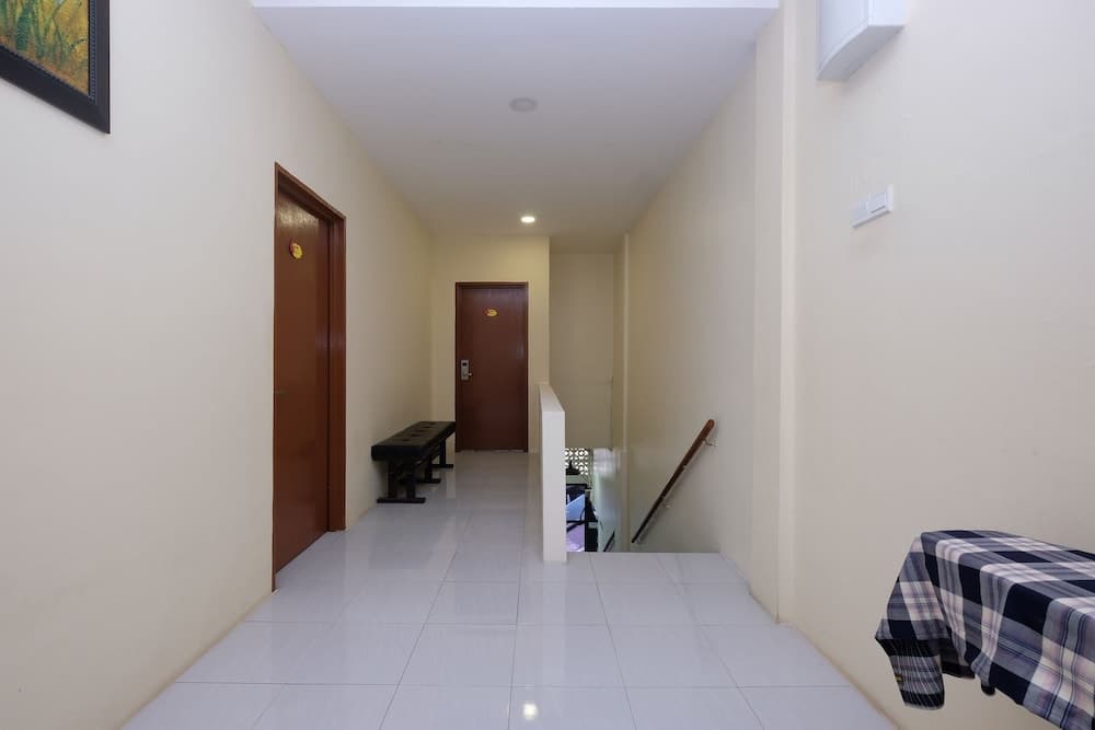 OYO 1104 Q Hotel - photo 10