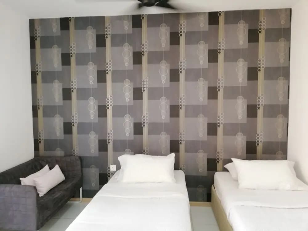 Lawang Suite 1 Bedroom Corner Apartment - photo 3