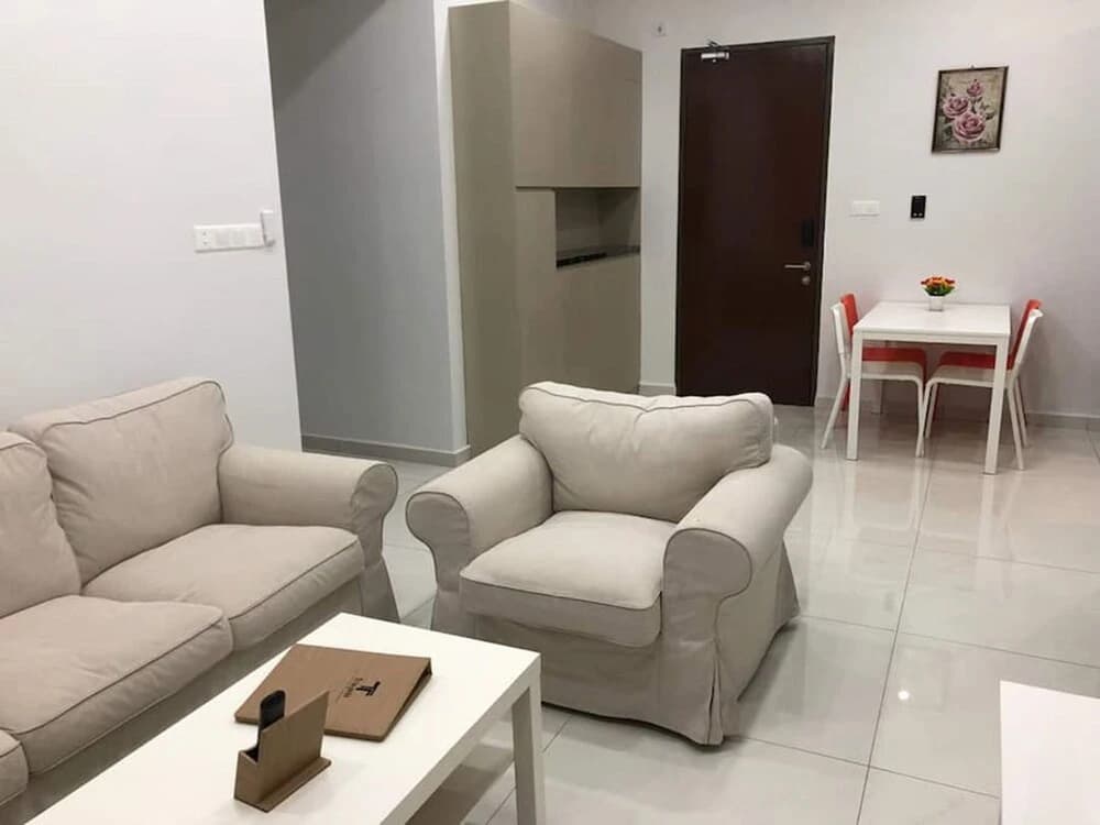 Danga Bay Country Garden - photo 4