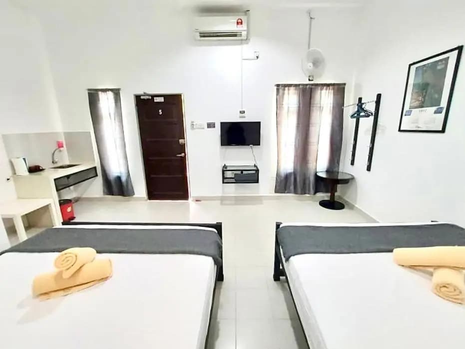 Belukar Lodges Private Homestay - photo 3