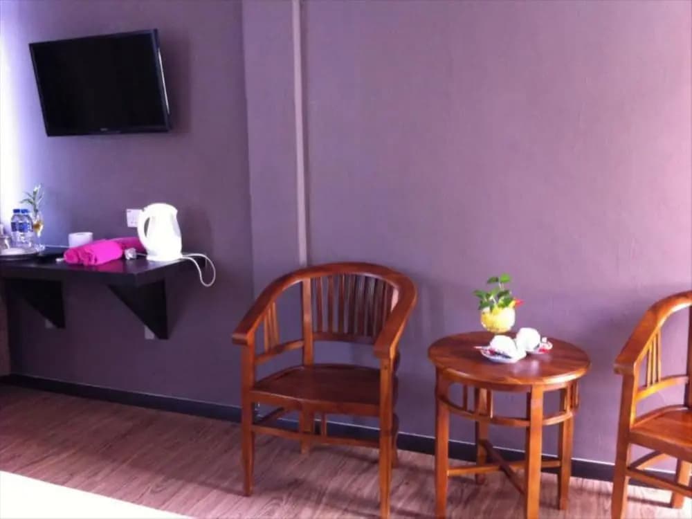 Room V at Jalan Jenang - photo 3