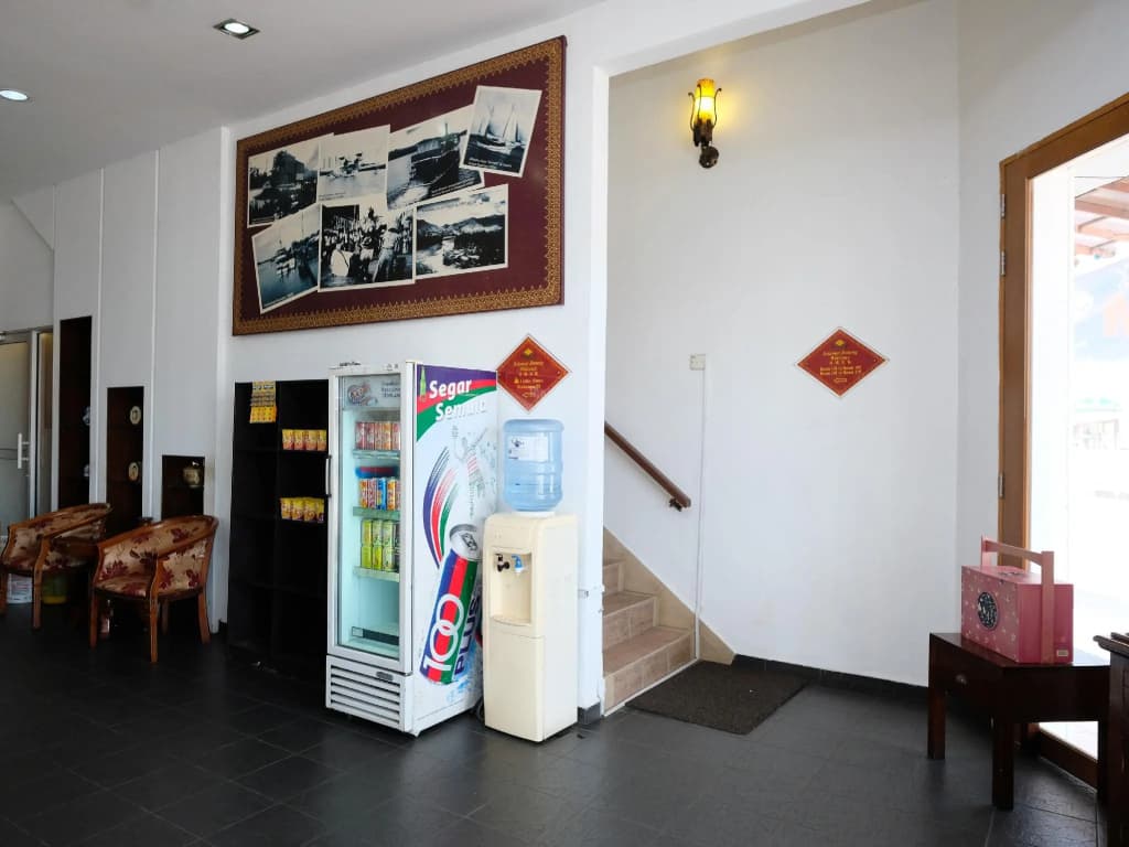 OYO 619 Grand City Hotel 2 - photo 5