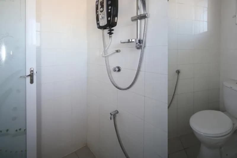 OYO 738 Hotel 81 - photo 8