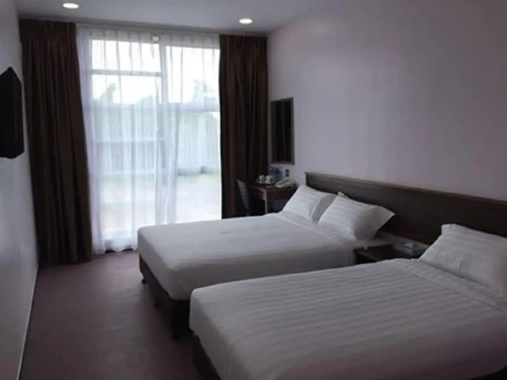 ID Hotel Yayasan - photo 3