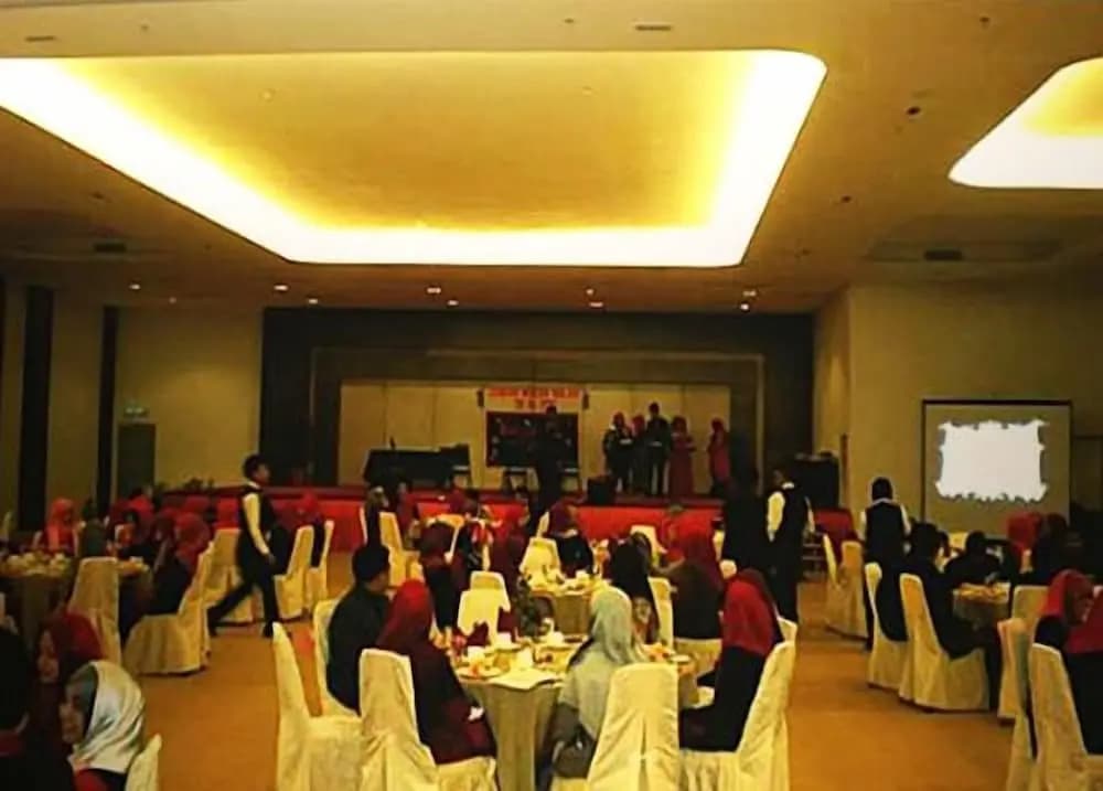 D Hotel Seri Iskandar - photo 25