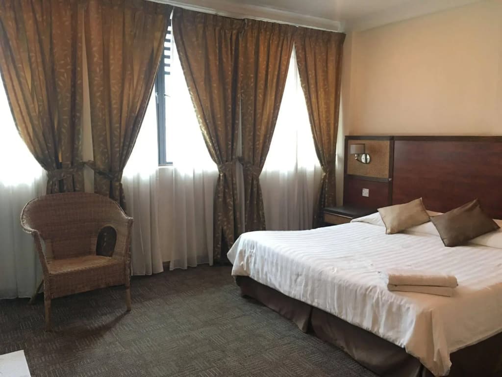OYO Capital O 89695 Planters Hotel - photo 6