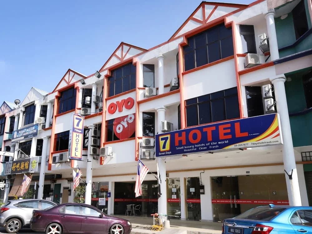 Super OYO 635 Seven Days Hotel - photo 1