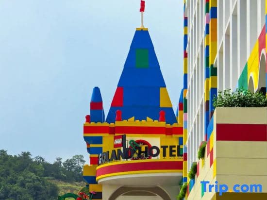 Legoland 2min C-16-04 /Netflix/1Br queen size bed - photo 1