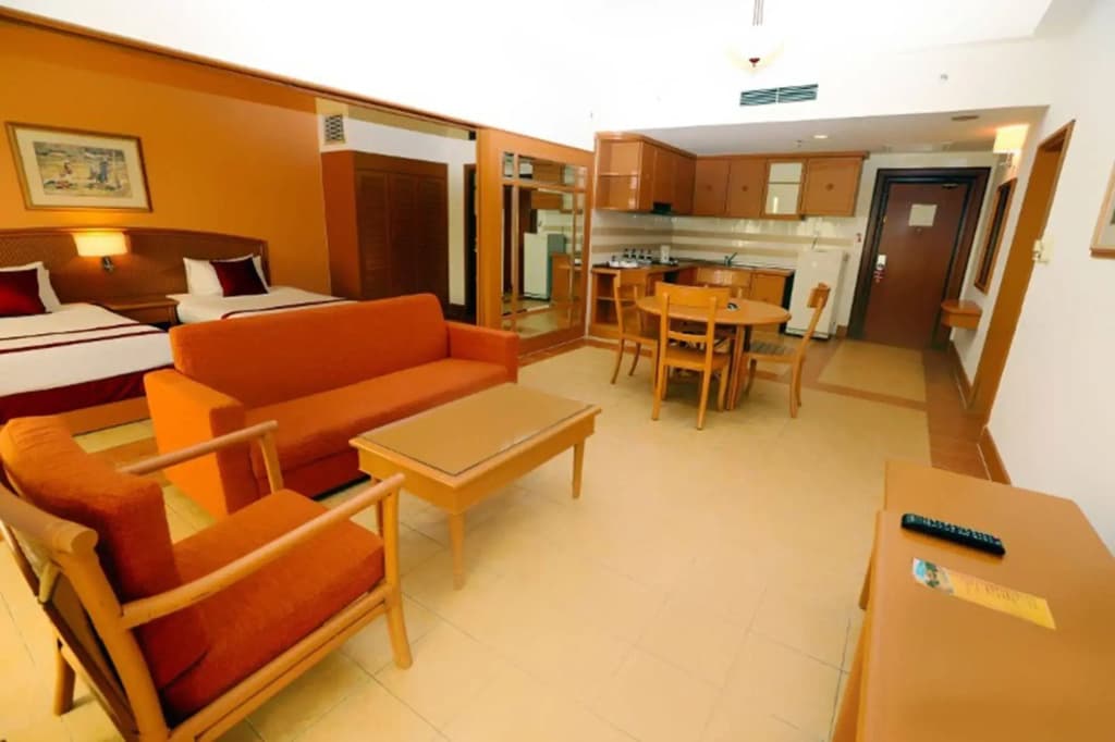 M Suites Hotel - photo 3