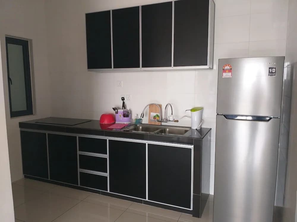 Raffles Suites Homestay - photo 19