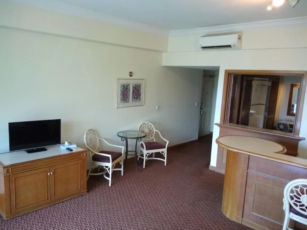 Everly Serviced Apartment - photo 2