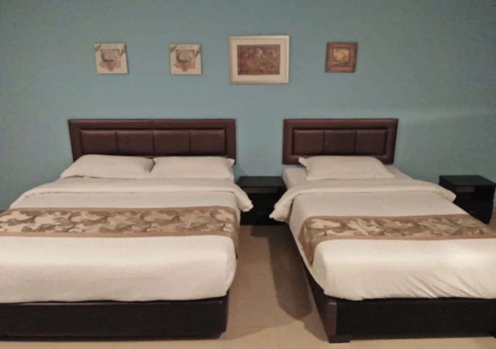 Tiong Hua Hotel - photo 7