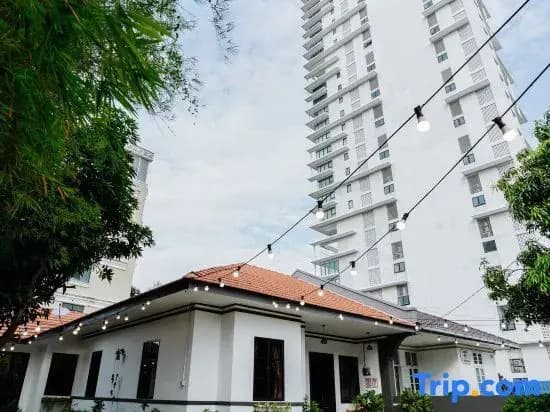 Gurney Drive 4 Rooms Landed Villa - photo 1