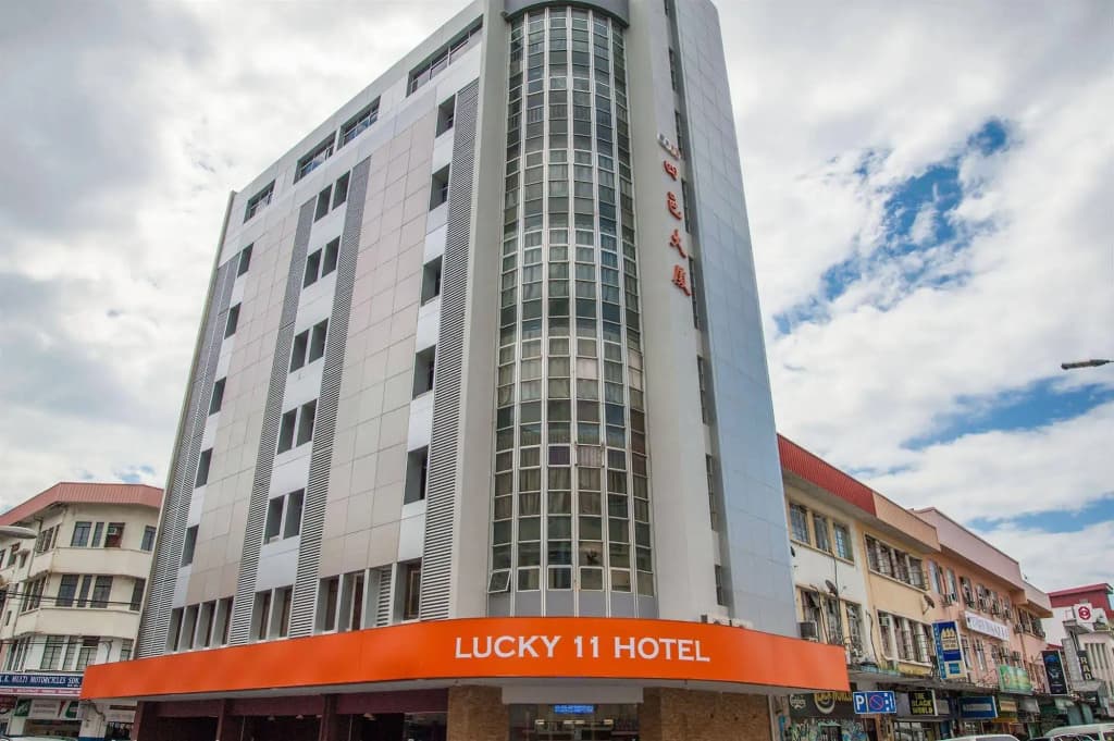 Lucky 11 Hotel - photo 1