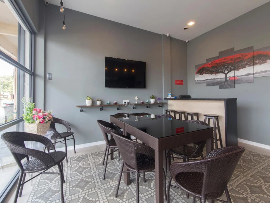 OYO 1145 Lea Guest House & Cafe - photo 15