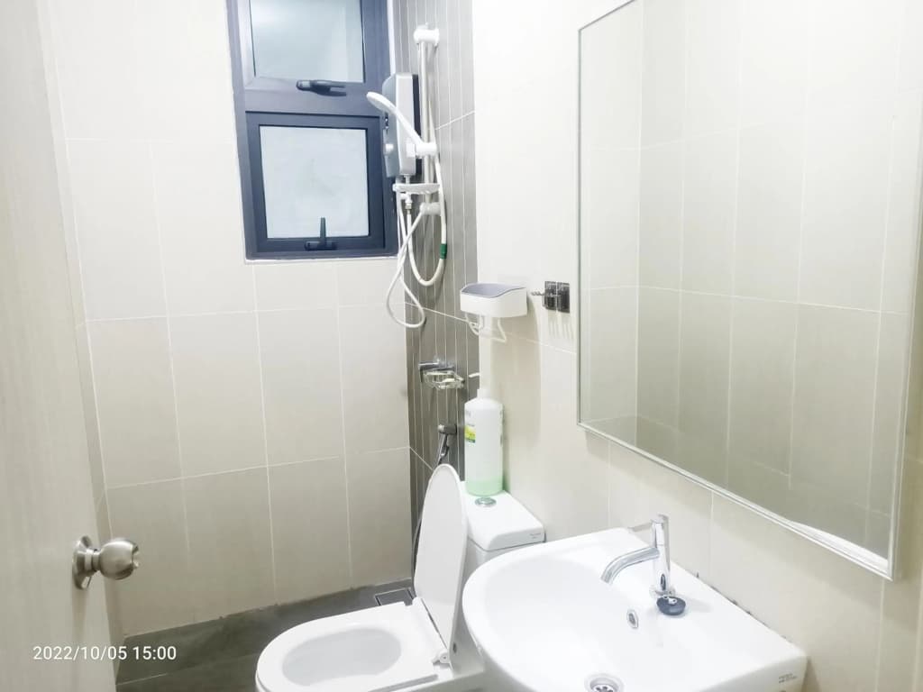 KLCC Legasi Kg Bharu muslim homestay facing unblock view and walking distance to Twin Tower, LRT train next to building - photo 9