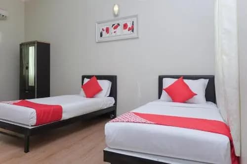 Kay Inn Hotel - photo 2