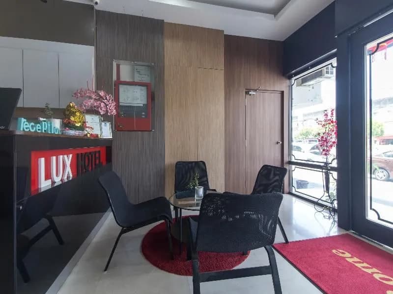 OYO 772 Lux Hotel - photo 11